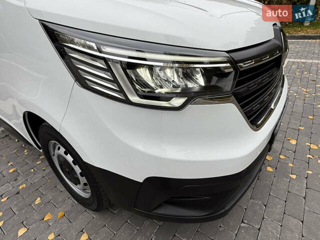 Білий Рено Трафік, об'ємом двигуна 2 л та пробігом 30 тис. км за 26800 $, фото 32 на Automoto.ua