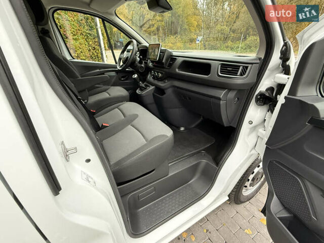 Білий Рено Трафік, об'ємом двигуна 2 л та пробігом 30 тис. км за 26800 $, фото 45 на Automoto.ua