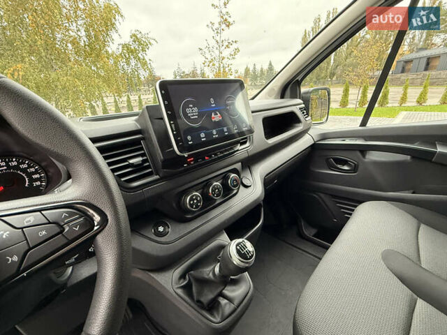 Білий Рено Трафік, об'ємом двигуна 2 л та пробігом 30 тис. км за 26800 $, фото 43 на Automoto.ua