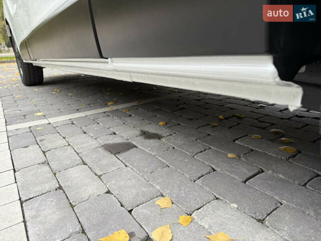 Білий Рено Трафік, об'ємом двигуна 2 л та пробігом 30 тис. км за 26800 $, фото 30 на Automoto.ua