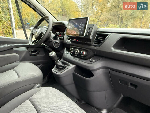 Білий Рено Трафік, об'ємом двигуна 2 л та пробігом 30 тис. км за 26800 $, фото 49 на Automoto.ua