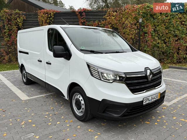 Білий Рено Трафік, об'ємом двигуна 2 л та пробігом 30 тис. км за 26800 $, фото 1 на Automoto.ua