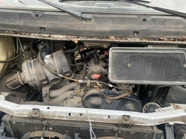 Белый Рено Трафик, объемом двигателя 2.4 л и пробегом 200 тыс. км за 1654 $, фото 5 на Automoto.ua