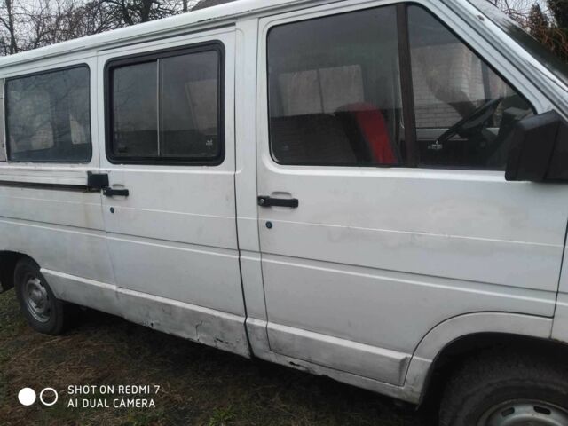 Белый Рено Трафик, объемом двигателя 2 л и пробегом 200 тыс. км за 2000 $, фото 9 на Automoto.ua