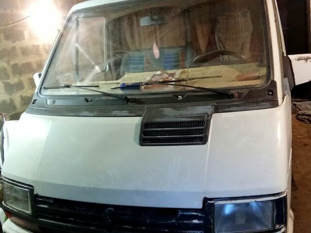 Білий Рено Трафік, об'ємом двигуна 1.8 л та пробігом 0 тис. км за 1080 $, фото 1 на Automoto.ua