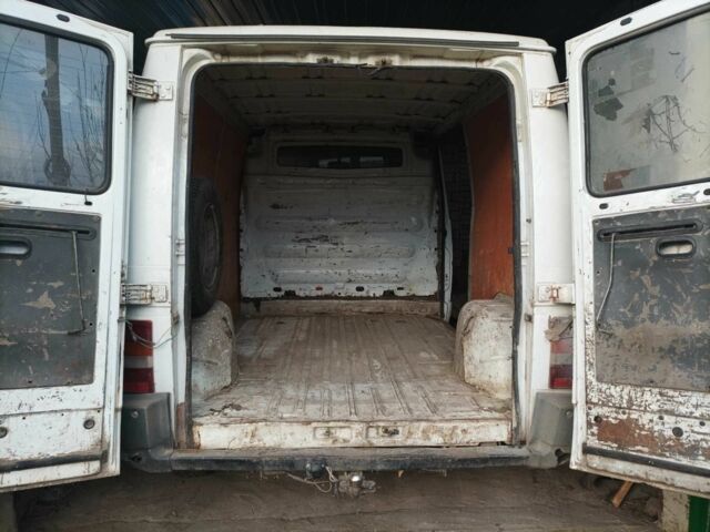 Белый Рено Трафик, объемом двигателя 2.2 л и пробегом 255 тыс. км за 1600 $, фото 4 на Automoto.ua