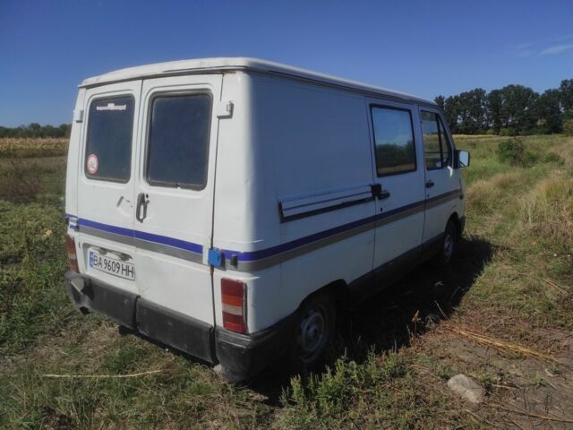 Білий Рено Трафік, об'ємом двигуна 1.7 л та пробігом 1 тис. км за 1650 $, фото 3 на Automoto.ua