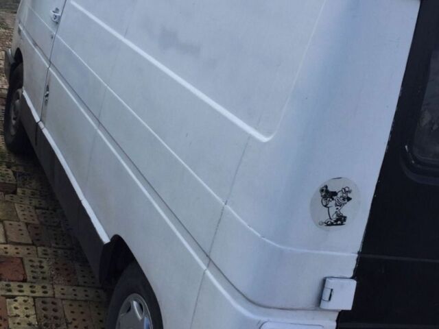 Белый Рено Трафик, объемом двигателя 2.5 л и пробегом 1 тыс. км за 1800 $, фото 2 на Automoto.ua