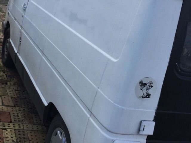 Белый Рено Трафик, объемом двигателя 2.5 л и пробегом 1 тыс. км за 1800 $, фото 2 на Automoto.ua