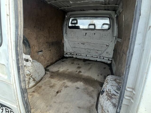 Белый Рено Трафик, объемом двигателя 2.1 л и пробегом 200 тыс. км за 1200 $, фото 5 на Automoto.ua