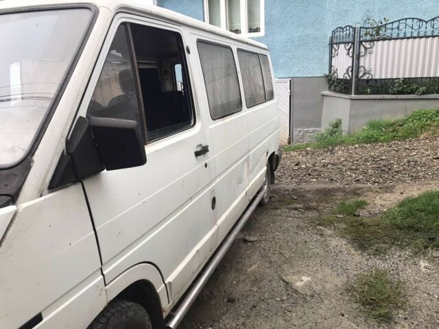 Белый Рено Трафик, объемом двигателя 2.5 л и пробегом 65 тыс. км за 2500 $, фото 5 на Automoto.ua