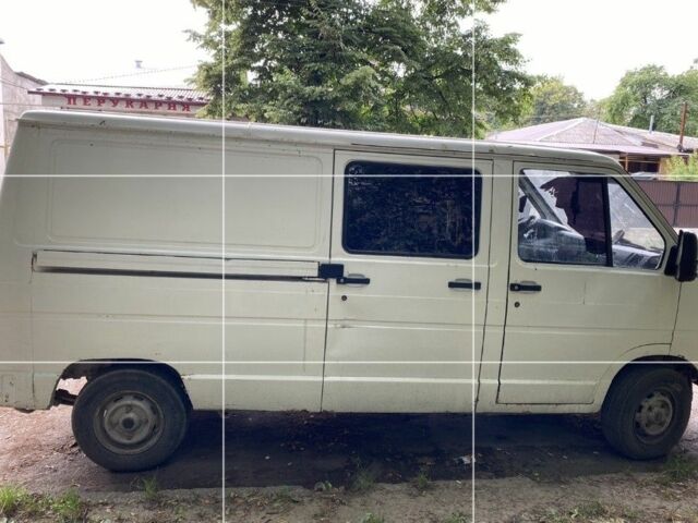 Білий Рено Трафік, об'ємом двигуна 2.5 л та пробігом 400 тис. км за 1000 $, фото 3 на Automoto.ua