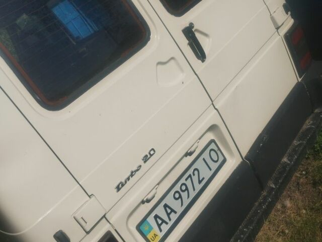 Белый Рено Трафик, объемом двигателя 2 л и пробегом 500 тыс. км за 2439 $, фото 2 на Automoto.ua