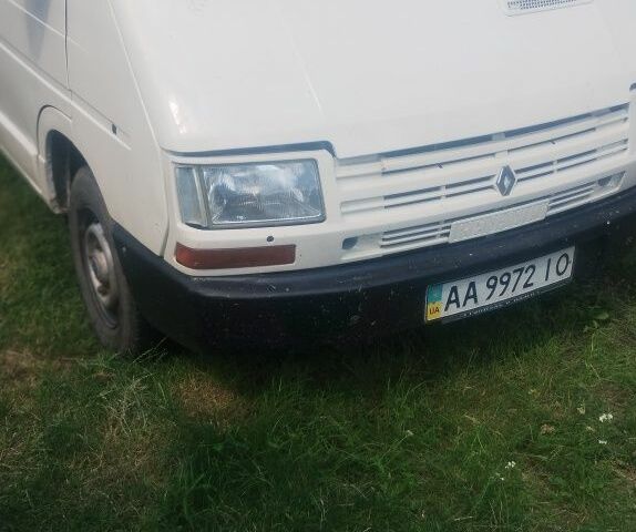 Белый Рено Трафик, объемом двигателя 2 л и пробегом 500 тыс. км за 2439 $, фото 23 на Automoto.ua