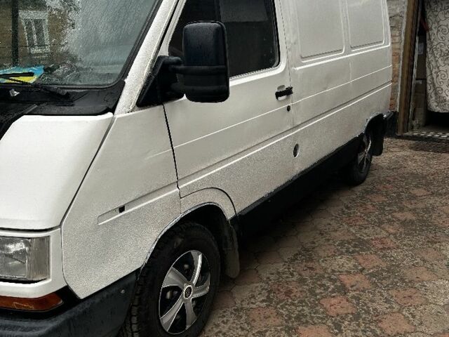 Рено Трафик 1999 в Кривом Роге на Automoto.ua Белый Рено Трафик, объемом двигателя 2.1 л и пробегом 320 тыс. км за 2100 $, фото 1 на Automoto.ua