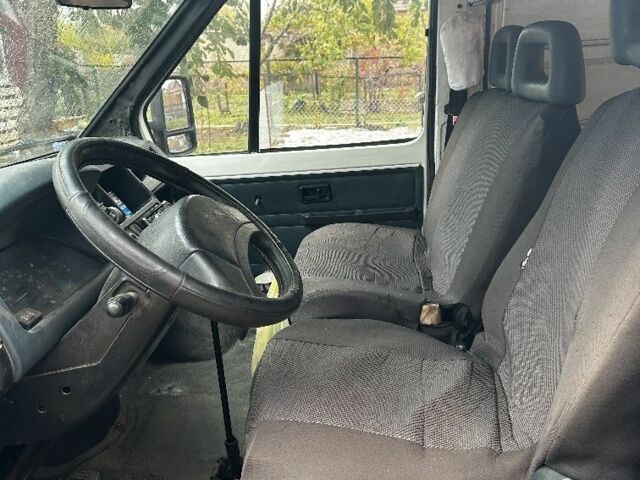 Рено Трафик 1999 в Кривом Роге на Automoto.ua Белый Рено Трафик, объемом двигателя 2.1 л и пробегом 320 тыс. км за 2100 $, фото 7 на Automoto.ua