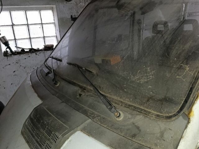 Белый Рено Трафик, объемом двигателя 2 л и пробегом 250 тыс. км за 1000 $, фото 4 на Automoto.ua