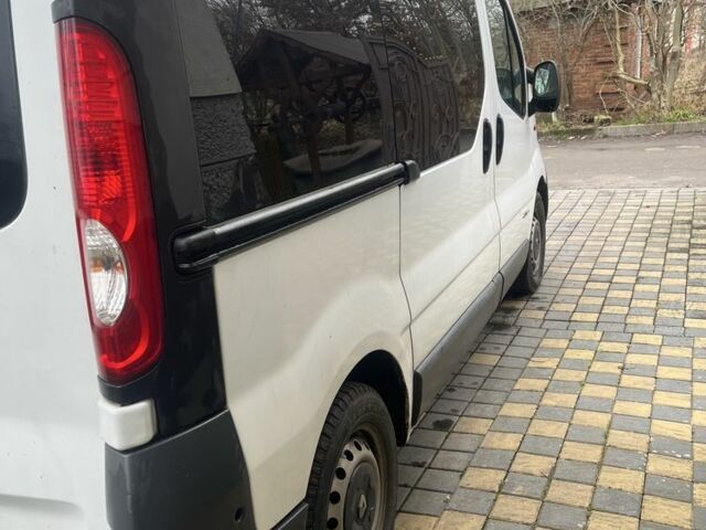 Белый Рено Трафик, объемом двигателя 1.9 л и пробегом 345 тыс. км за 6000 $, фото 2 на Automoto.ua