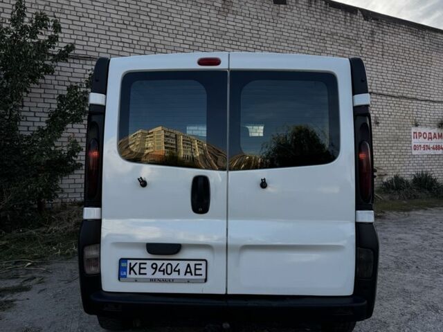 Белый Рено Трафик, объемом двигателя 2 л и пробегом 280 тыс. км за 4999 $, фото 3 на Automoto.ua
