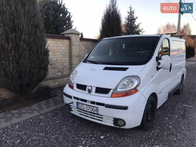 Белый Рено Трафик, объемом двигателя 0 л и пробегом 250 тыс. км за 2500 $, фото 1 на Automoto.ua