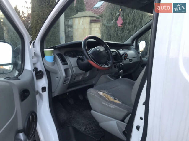Белый Рено Трафик, объемом двигателя 0 л и пробегом 250 тыс. км за 2500 $, фото 3 на Automoto.ua