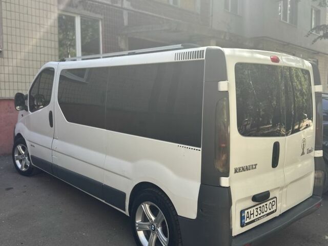 Белый Рено Трафик, объемом двигателя 1.9 л и пробегом 450 тыс. км за 7999 $, фото 6 на Automoto.ua