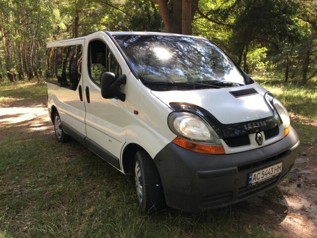 Белый Рено Трафик, объемом двигателя 1.9 л и пробегом 343 тыс. км за 5100 $, фото 2 на Automoto.ua