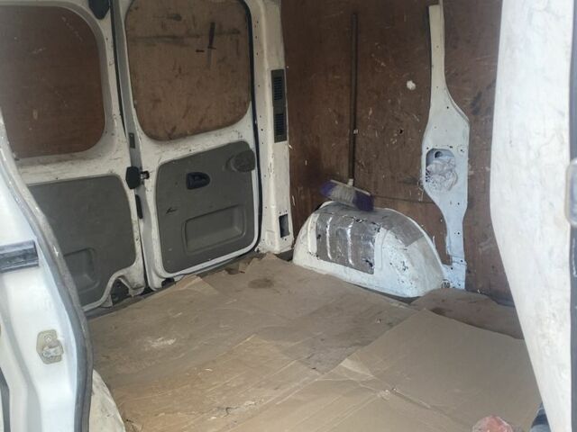 Білий Рено Трафік, об'ємом двигуна 1.9 л та пробігом 687 тис. км за 5300 $, фото 6 на Automoto.ua