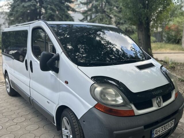 Белый Рено Трафик, объемом двигателя 1.9 л и пробегом 450 тыс. км за 7999 $, фото 7 на Automoto.ua