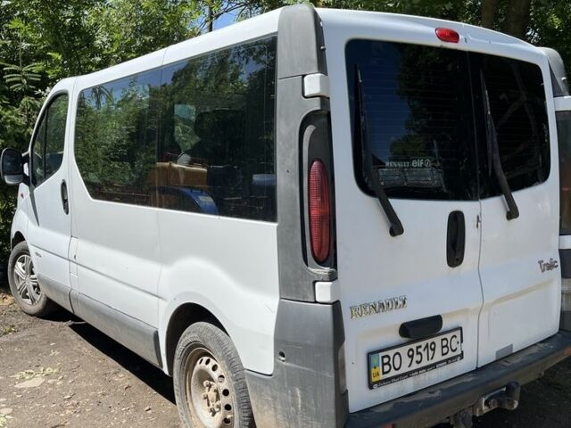 Белый Рено Трафик, объемом двигателя 1.9 л и пробегом 350 тыс. км за 5300 $, фото 1 на Automoto.ua