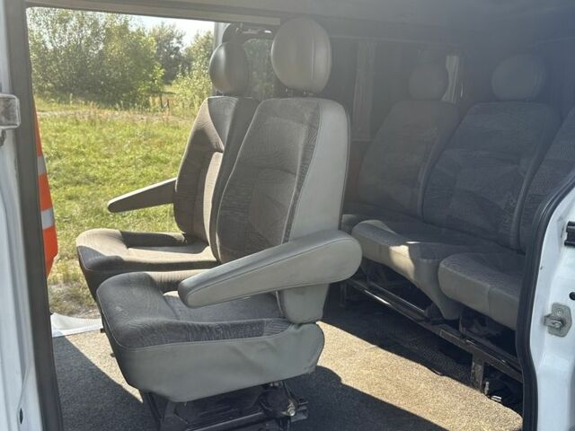 Белый Рено Трафик, объемом двигателя 1.9 л и пробегом 300 тыс. км за 6000 $, фото 6 на Automoto.ua