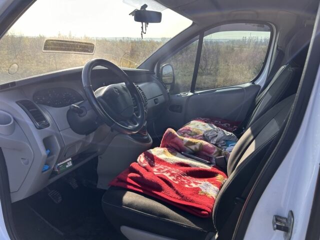 Белый Рено Трафик, объемом двигателя 1.9 л и пробегом 270 тыс. км за 6300 $, фото 6 на Automoto.ua