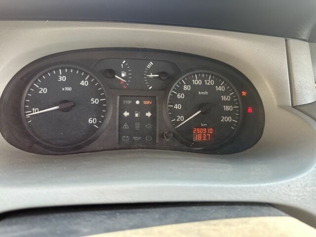 Белый Рено Трафик, объемом двигателя 1.9 л и пробегом 300 тыс. км за 6000 $, фото 8 на Automoto.ua