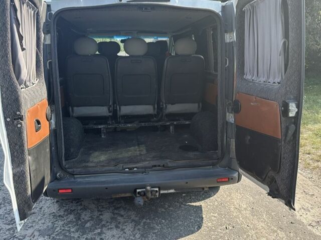 Белый Рено Трафик, объемом двигателя 1.9 л и пробегом 300 тыс. км за 6000 $, фото 4 на Automoto.ua