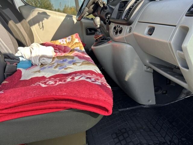 Белый Рено Трафик, объемом двигателя 1.9 л и пробегом 270 тыс. км за 6300 $, фото 7 на Automoto.ua