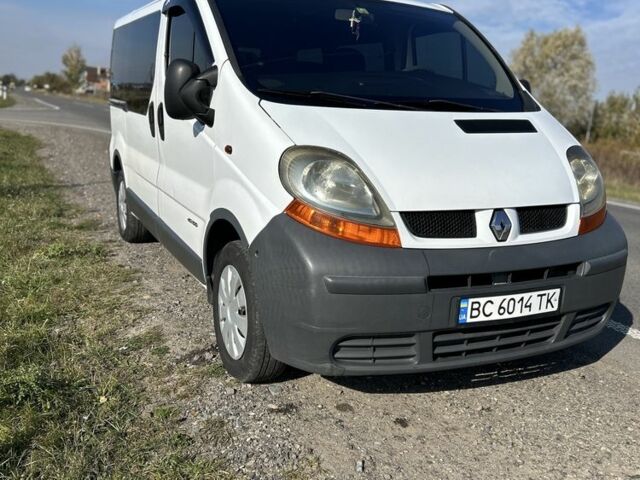 Белый Рено Трафик, объемом двигателя 1.9 л и пробегом 270 тыс. км за 6300 $, фото 1 на Automoto.ua
