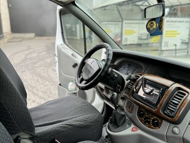 Белый Рено Трафик, объемом двигателя 1.9 л и пробегом 340 тыс. км за 6500 $, фото 9 на Automoto.ua