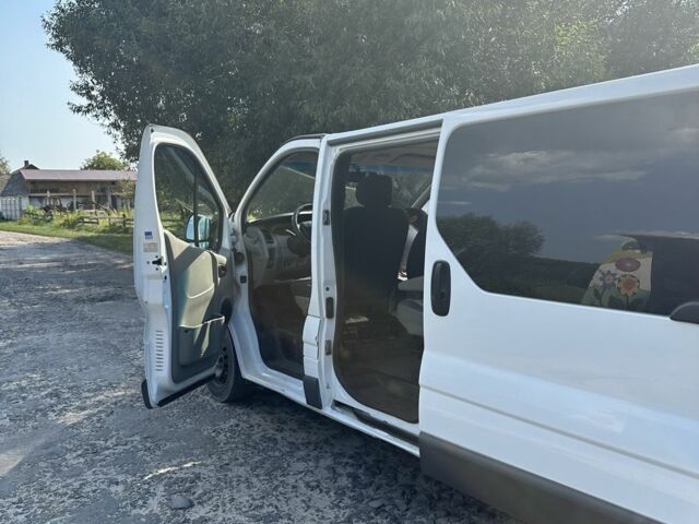 Белый Рено Трафик, объемом двигателя 1.9 л и пробегом 300 тыс. км за 6000 $, фото 7 на Automoto.ua