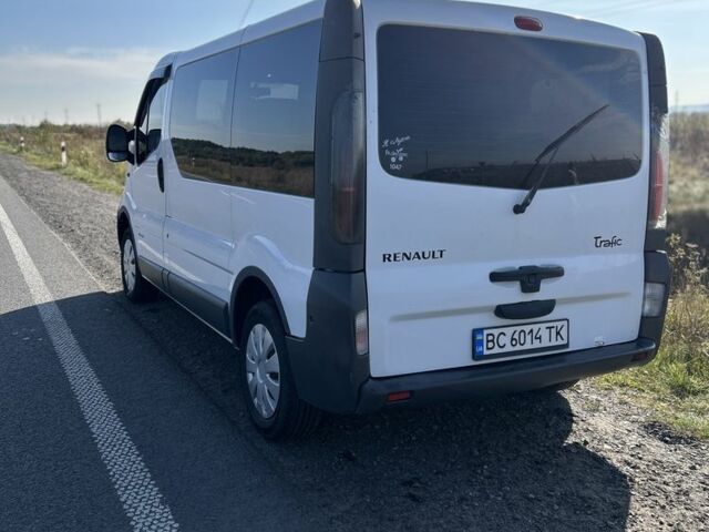 Белый Рено Трафик, объемом двигателя 1.9 л и пробегом 270 тыс. км за 6300 $, фото 3 на Automoto.ua