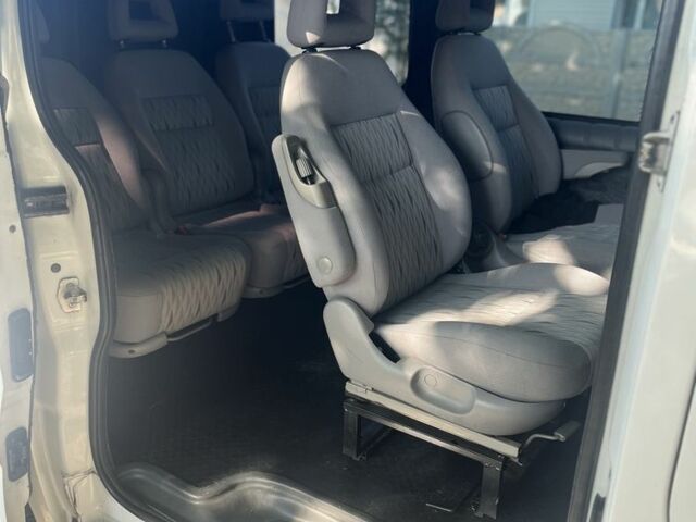 Белый Рено Трафик, объемом двигателя 2.5 л и пробегом 400 тыс. км за 6999 $, фото 8 на Automoto.ua