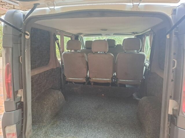 Белый Рено Трафик, объемом двигателя 1.9 л и пробегом 329 тыс. км за 6500 $, фото 14 на Automoto.ua