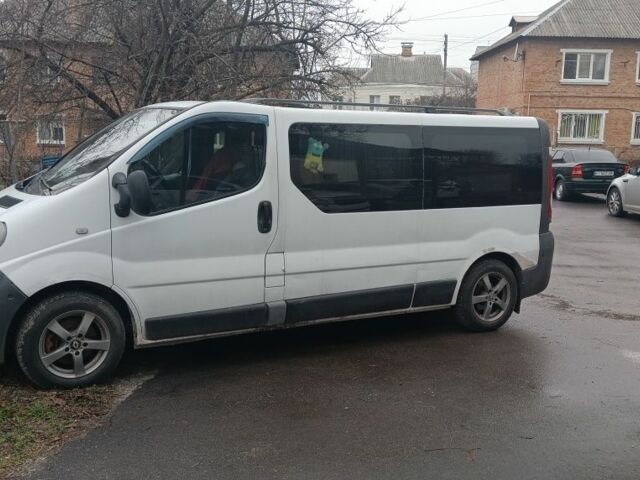 Белый Рено Трафик, объемом двигателя 1.9 л и пробегом 240 тыс. км за 6100 $, фото 2 на Automoto.ua