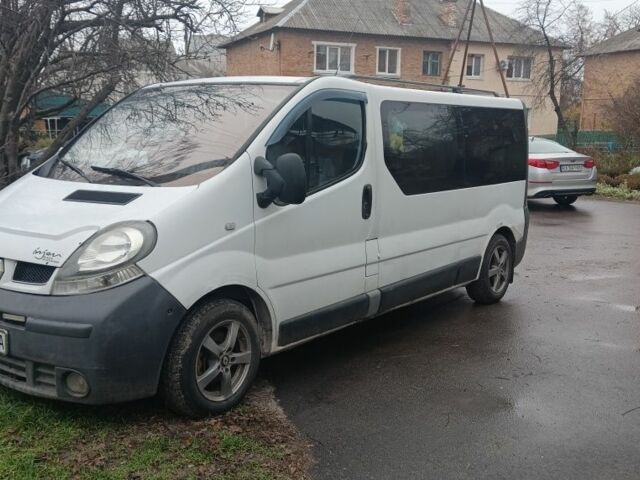 Белый Рено Трафик, объемом двигателя 1.9 л и пробегом 240 тыс. км за 6100 $, фото 1 на Automoto.ua