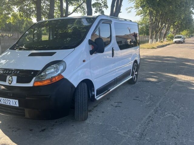 Белый Рено Трафик, объемом двигателя 2.5 л и пробегом 400 тыс. км за 6999 $, фото 13 на Automoto.ua