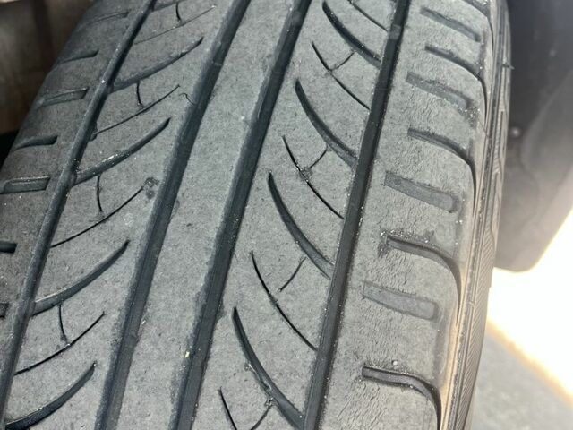 Белый Рено Трафик, объемом двигателя 2.5 л и пробегом 400 тыс. км за 6999 $, фото 5 на Automoto.ua