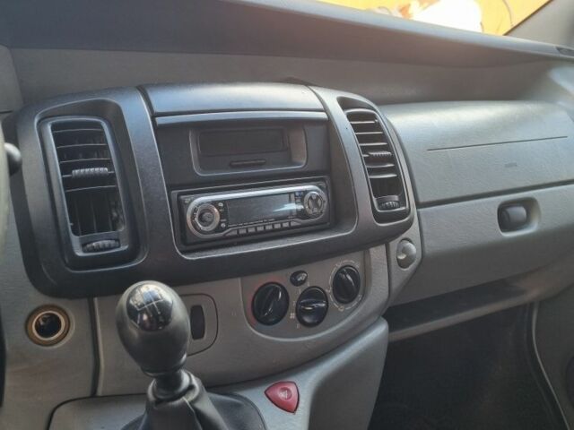 Білий Рено Трафік, об'ємом двигуна 1.9 л та пробігом 288 тис. км за 4500 $, фото 6 на Automoto.ua