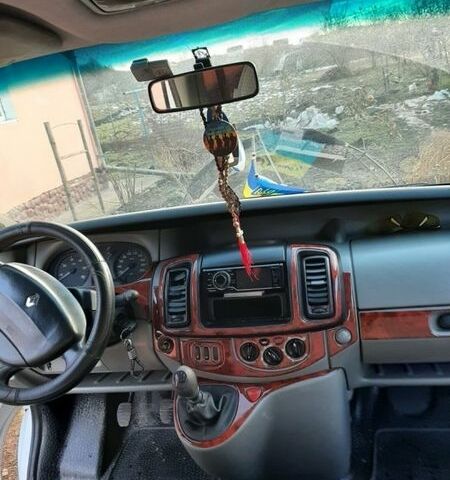 Білий Рено Трафік, об'ємом двигуна 1.9 л та пробігом 450 тис. км за 5800 $, фото 7 на Automoto.ua