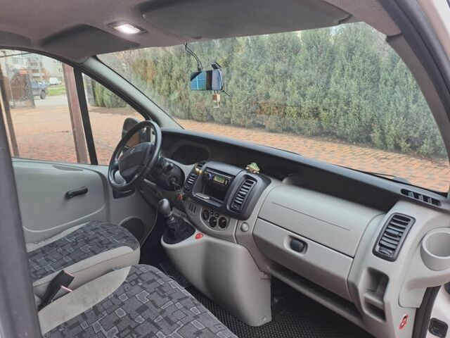 Белый Рено Трафик, объемом двигателя 1.9 л и пробегом 329 тыс. км за 6500 $, фото 12 на Automoto.ua