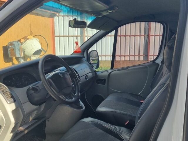 Білий Рено Трафік, об'ємом двигуна 1.9 л та пробігом 288 тис. км за 4500 $, фото 5 на Automoto.ua