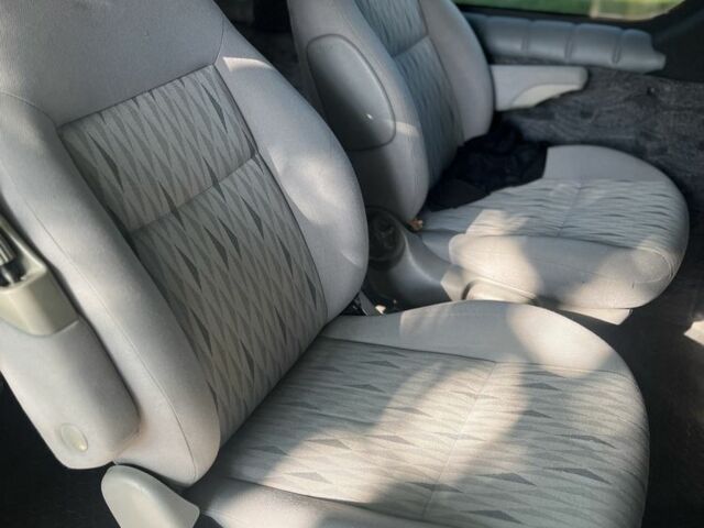 Белый Рено Трафик, объемом двигателя 2.5 л и пробегом 400 тыс. км за 6999 $, фото 6 на Automoto.ua